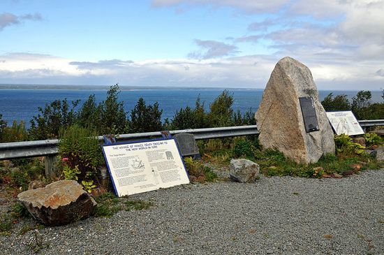 Monument w Guysborough, Nova Scotia, upamiętniający wyprawę księcia Henryka Saint-Clair (fot. Dennis Jarvis; lic. CC ASA 2.0).