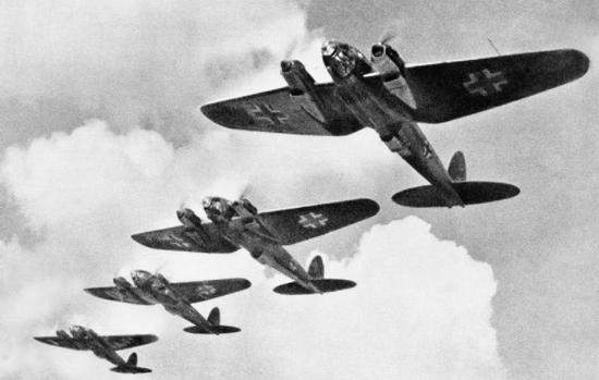 Odwołanie inwazji na Wielką Brytanię tłumaczy się porażką Luftwaffe w bitwie o Anglię, jednak tak naprawdę nawet gdyby Niemcy zyskali panowanie w powietrzu to desant najpewniej zakończyłby się sromotną klęską.