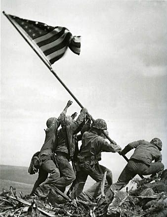 Iwo Jima. Jedna z najbardziej znanych operacji desantowych.