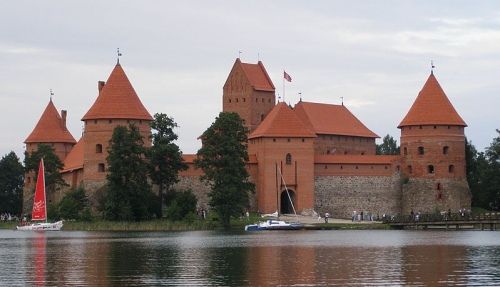 Zamek w Trokach. Siedziba Kiejstuta (lic. CC ASA 3,0; fot. Krzysztof Mizera). 