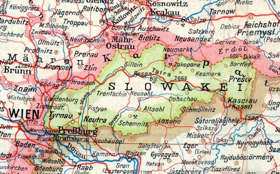 Słowacja była wiernym sojusznikiem Trzeciej Rzeszy, jednak wraz z widmem klęski Niemiec opozycja zaczęła coraz silniej dążyć do obalenia ks. Jozefa Tisy. Na mapie Słowacja w 1943 r.