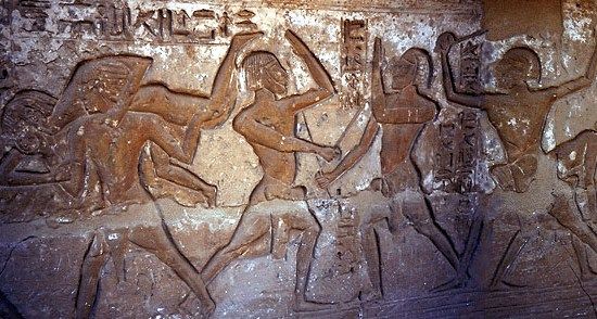 To właśnie Egipcjanie prawdopodobniej jako pierwsi uwiecznili obraz bójki. 