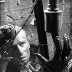 Kanały okazały się dla wielu powstańców ostatnią deską ratunku. Czyhało tam jednak na nich wiele niebezpieczeństw. Na zdjęciu kadr z filmu Andrzeja Wajdy "Kanał".