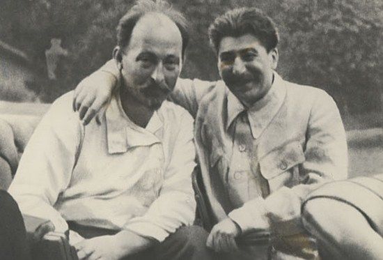 Również osławiony szef Czeka Feliks Dzierżyński stał się patronem Polskiego Rejonu Narodowego. Na zdjęciu z Józefem Stalinem, który wiele mu zawdzięczał.